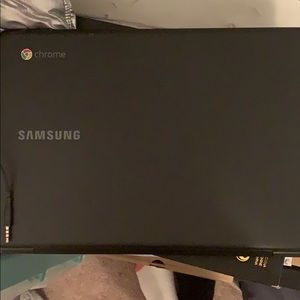 Samsung chrome book for $50 cashapp 🤷🏽‍♀️